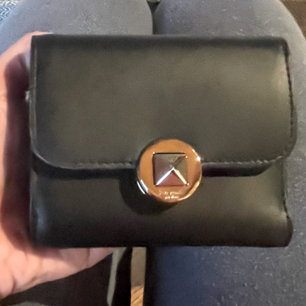 kate spade small wallet. NWOT ♠️